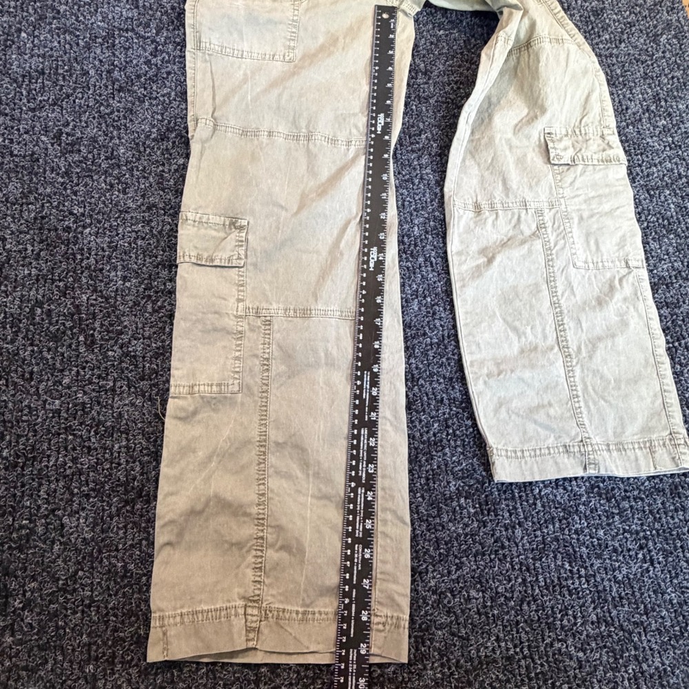 Altar'd State Womens Olive Green Khaki Cargo Utility Pants Straight Leg Size 26 - Picture 8 of 9